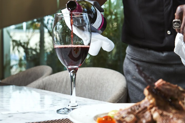 Dining 27 of 37
