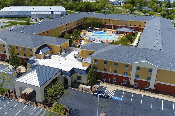 Cedar Points Express Hotel Sandusky | Bookonline.com