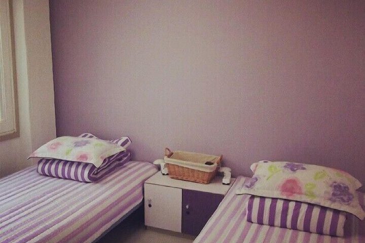 Room 13 of 22