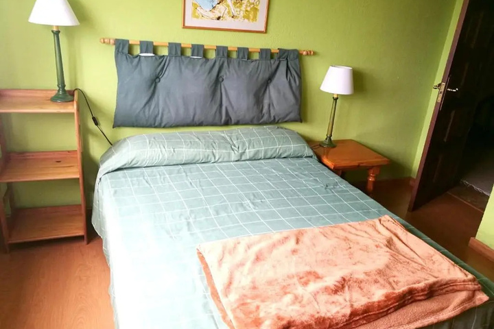 Room 2 of 8