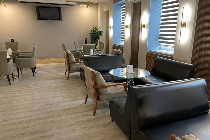 Lounge 86 of 106