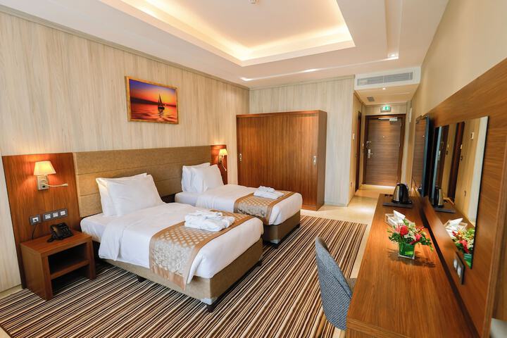 Room 9 of 27