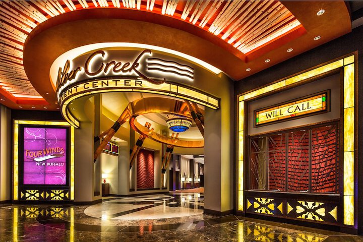 Ballroom/Hall 63 of 69