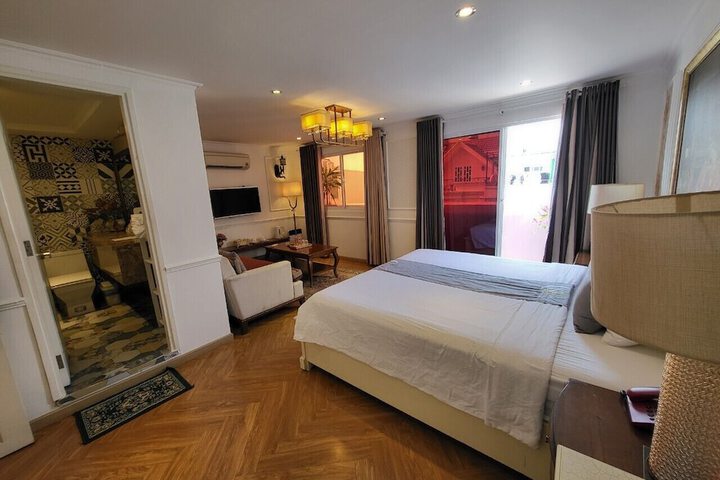 Room 26 of 91