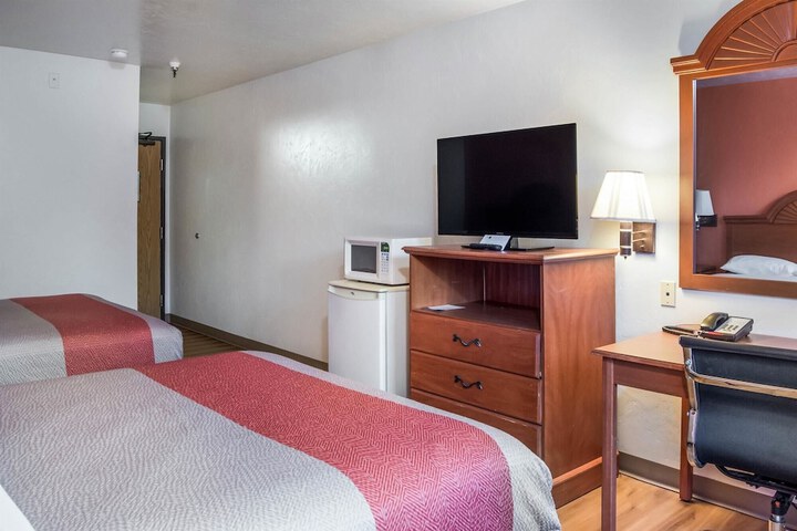Room 30 of 74