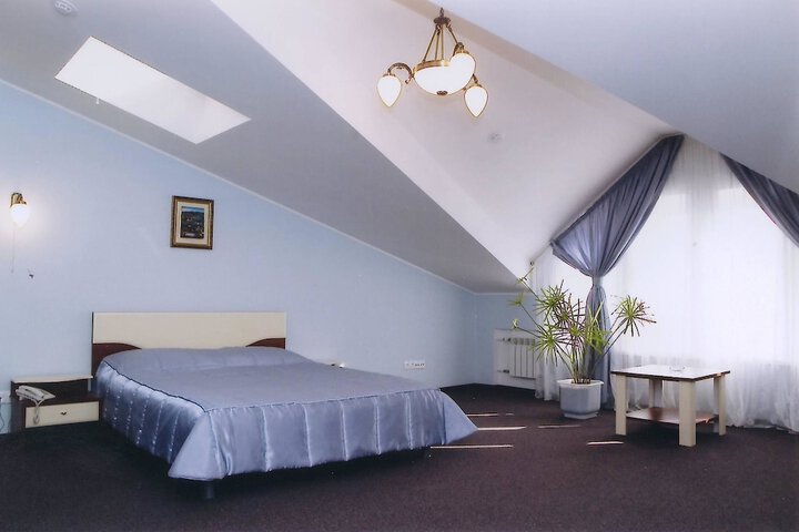 Room 4 of 36