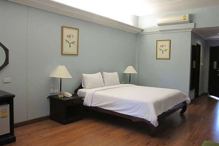 Room 13 of 46