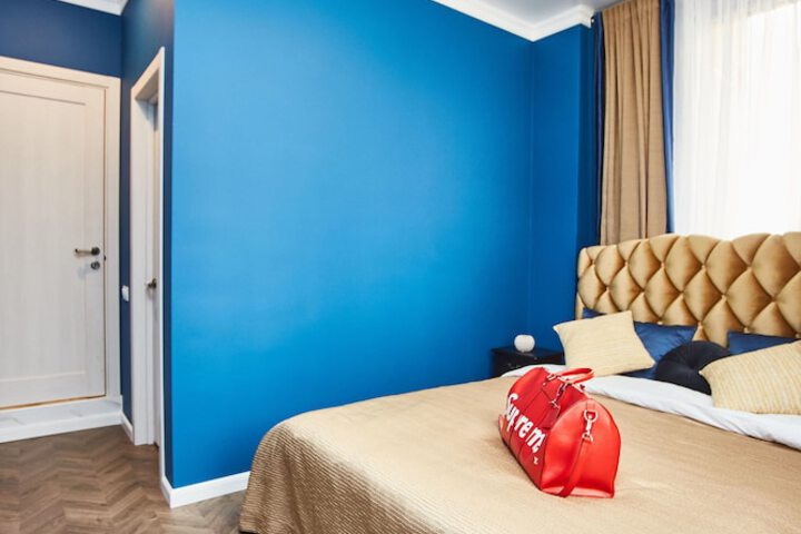 Room 9 of 30