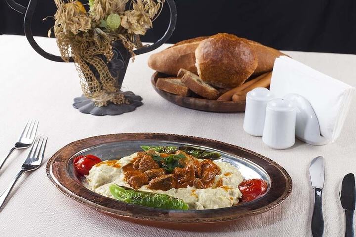 Lounge 29 of 33