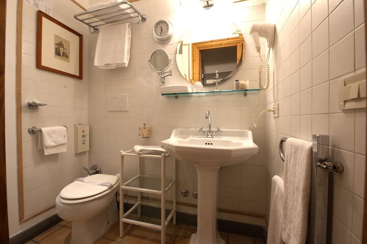 Room 57 of 76