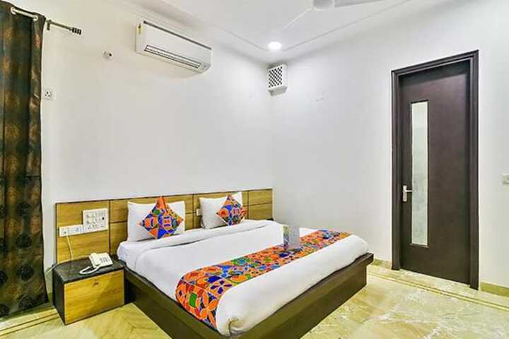 Room 14 of 20