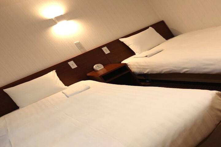 Room 4 of 39