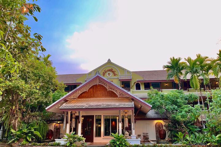 Hotel 76 of 80