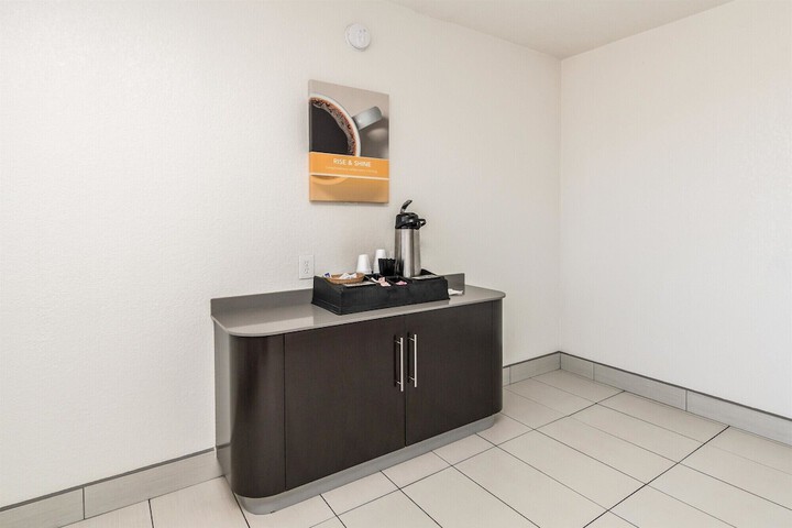 Breakfast/Coffee Service 15 of 23