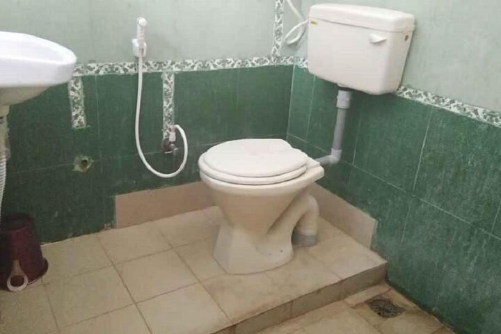 Room 2 of 18