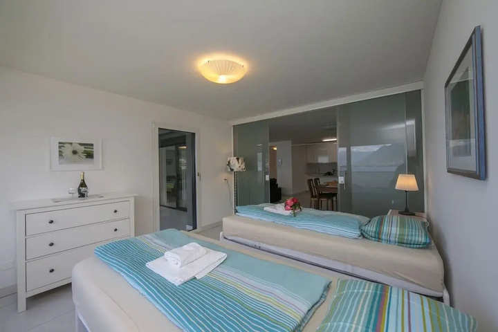 Room 2 of 12