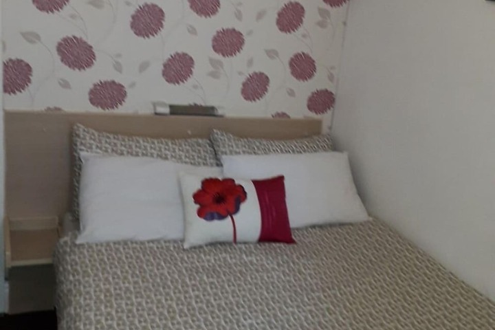 Room 8 of 40
