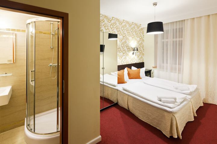 Room 4 of 37