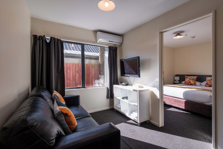 Room 44 of 66