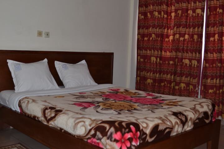 Room 4 of 15
