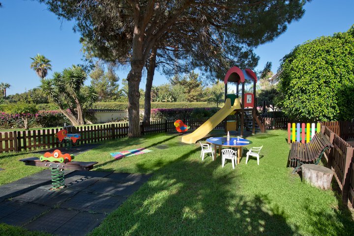 Children's play area - outdoor