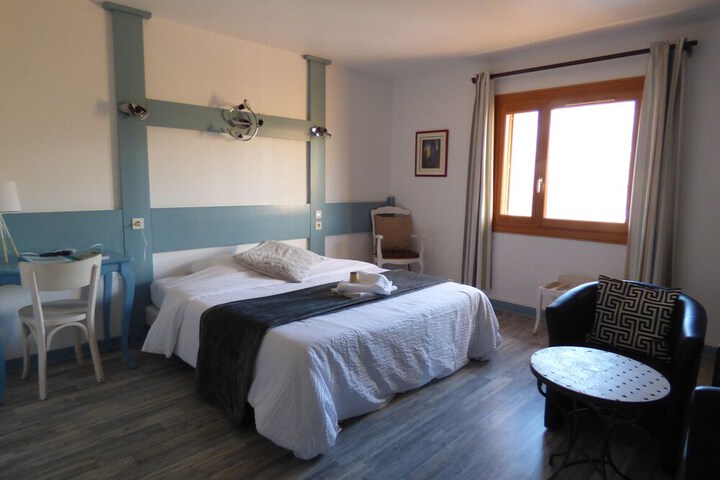 Room 8 of 49
