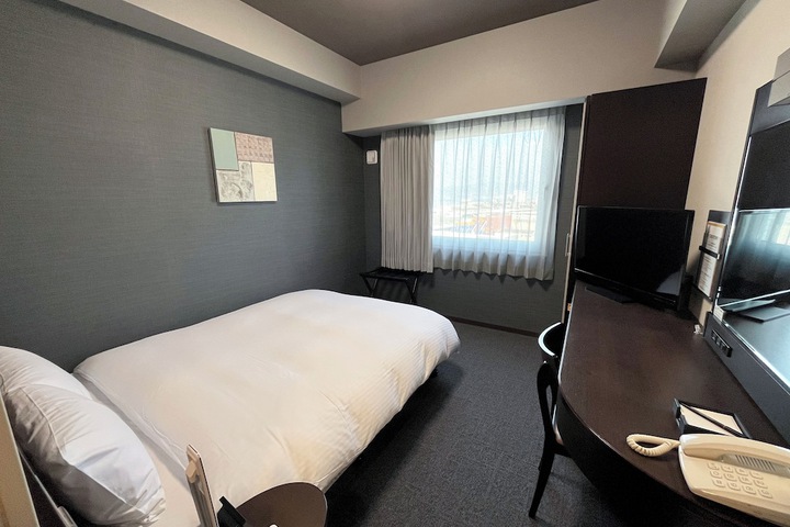 Room 10 of 35