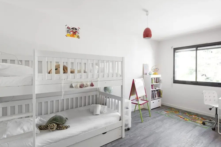 Room 3 of 12