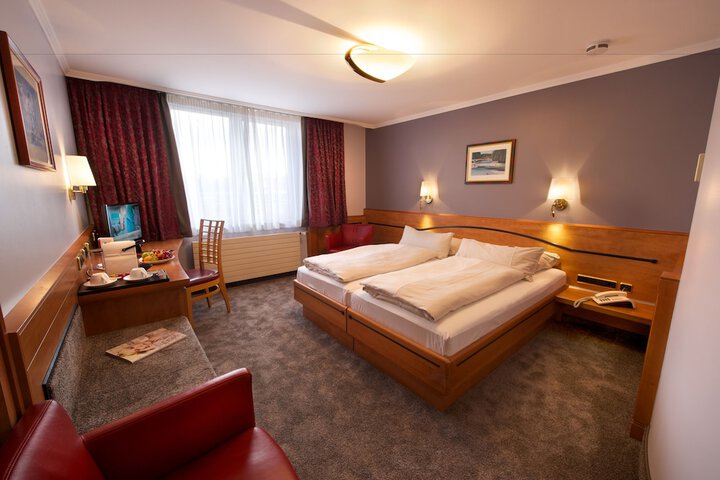 Room 35 of 112