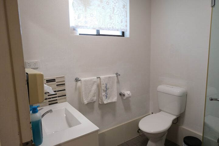 Room 100 of 169