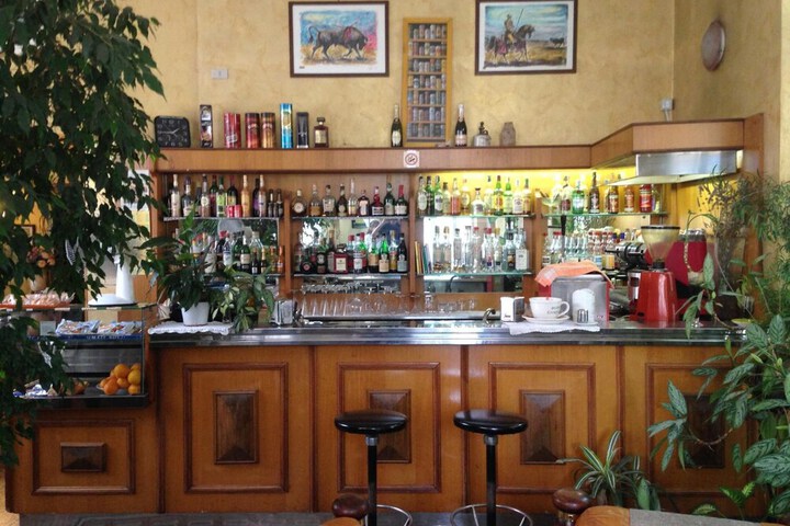 Lounge 50 of 56