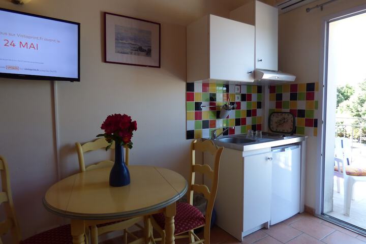 Private kitchenette