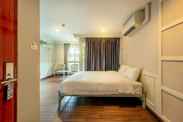 Room 37 of 73