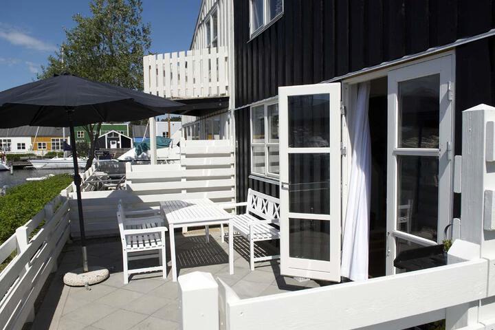 LANDAL EBELTOFT OEER MARITIME FERIEBY