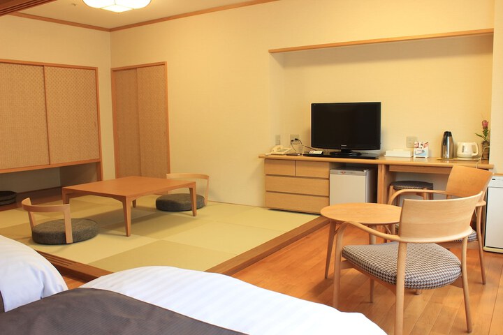 Room 16 of 111
