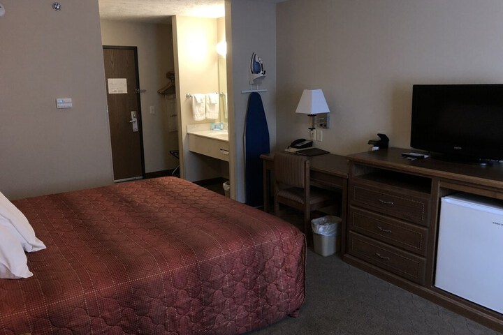Room 13 of 35