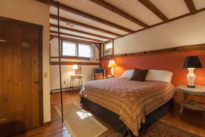 Room 4 of 14