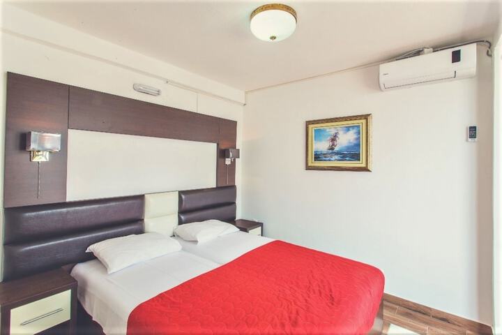 Room 11 of 62
