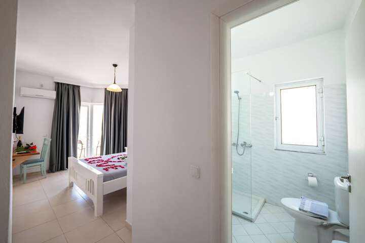 Room 37 of 297