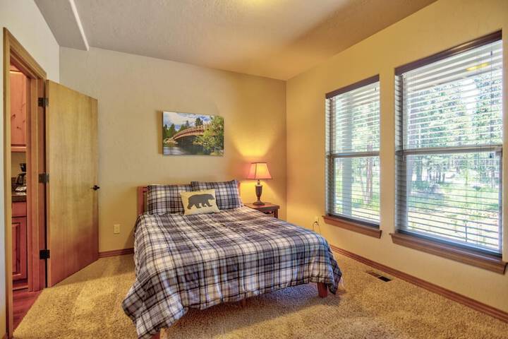 Room 2 of 49