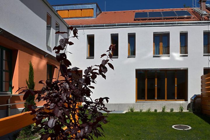 Hotel Exterior 52 of 54