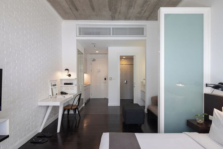 Room 13 of 70