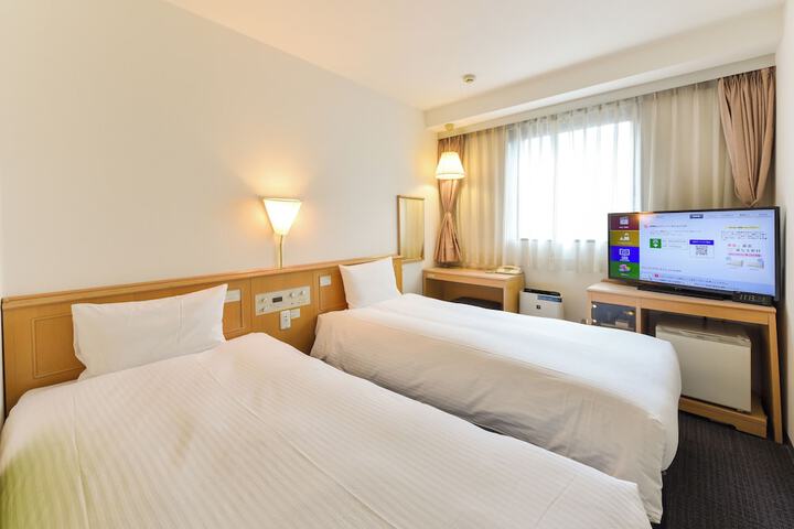 Room 9 of 29