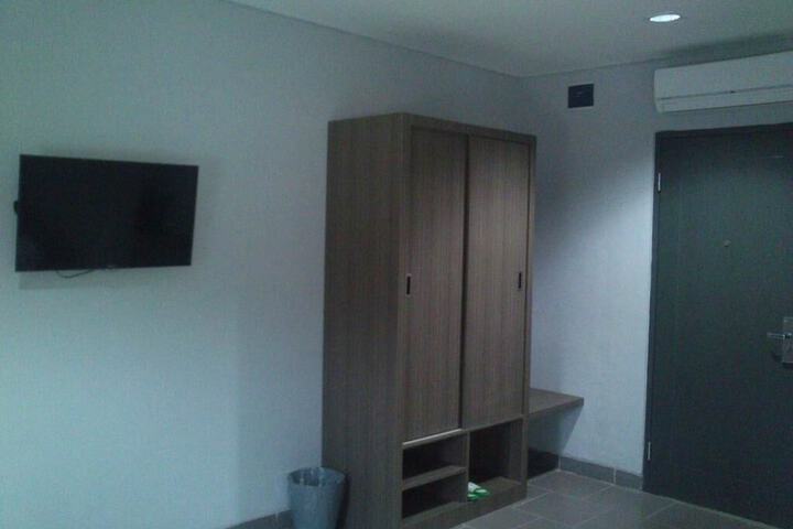 Room 8 of 49