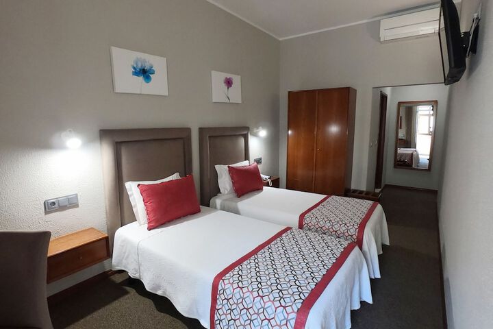 Room 26 of 63