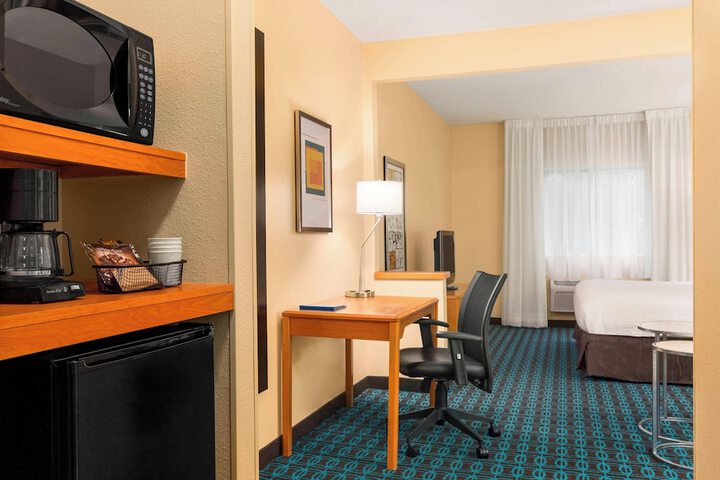 1 King Bed Microwave and Refrigerator Full Breakfast (4 of 7)