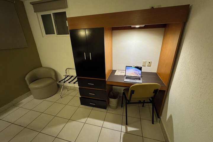 Room 8 of 15