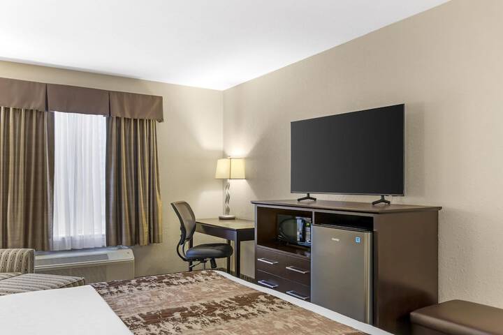 Room 12 of 73