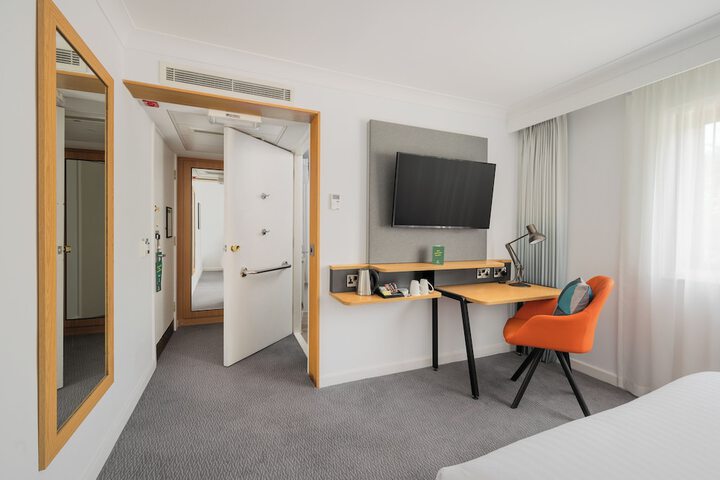 Room 41 of 134
