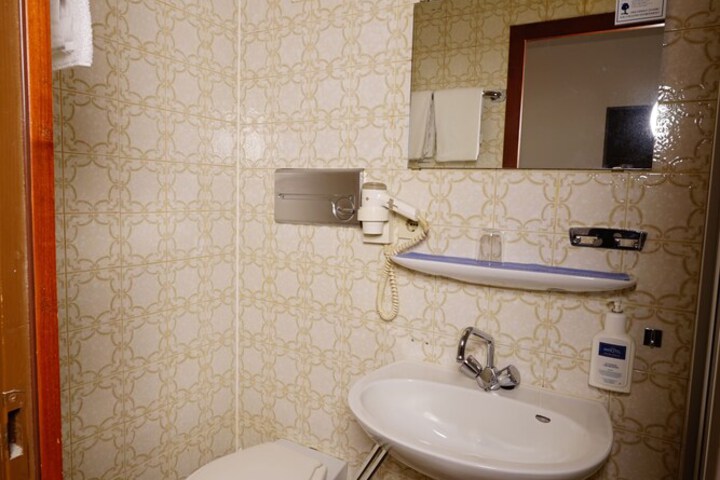 Room 23 of 50